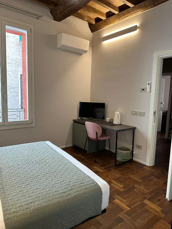 Coco21 Bed & Breakfast Modena Italy